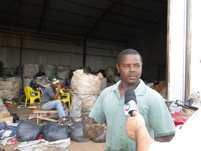 José Gomes, trabalha com reciclagem.