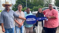 Vereadores acompanham entrega de veículo da SEAF para reforçar atuação da Empaer em Juara