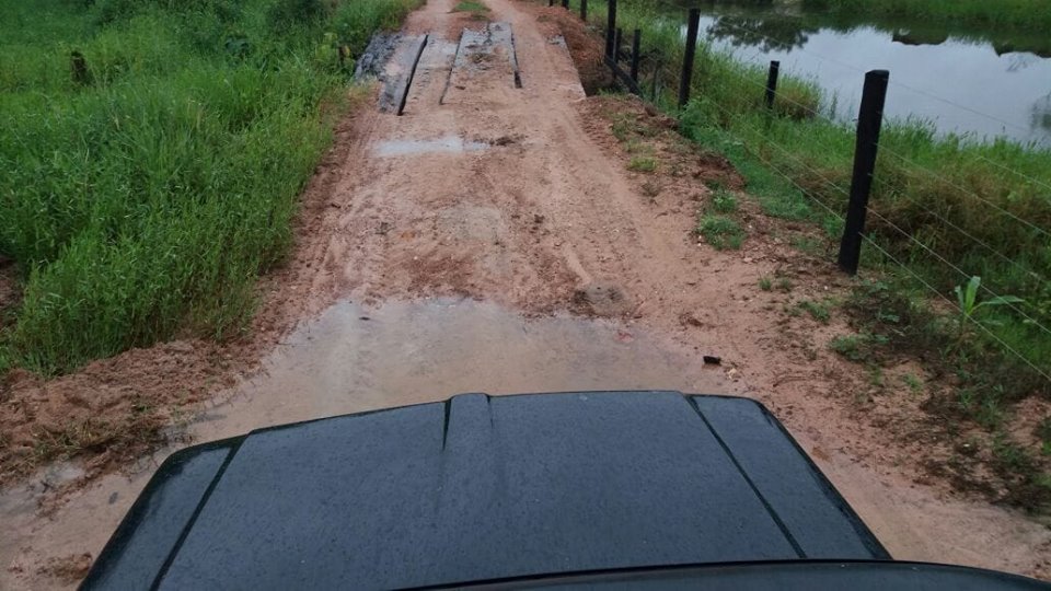 Vereadores Chico e Hélio pedem melhorias na Estrada Pedreira/Palmital.